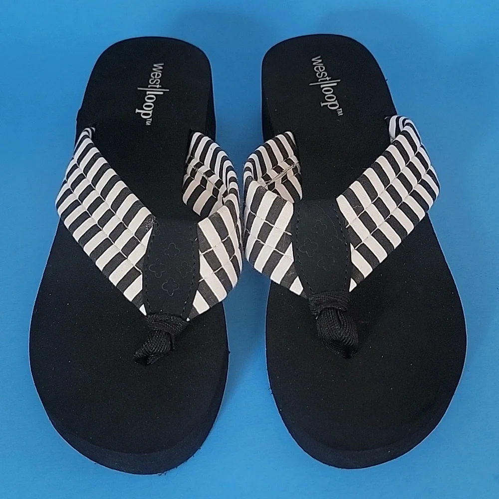 West Loop Black and White Women's Flip Flops 6 - Picture 2 of 13